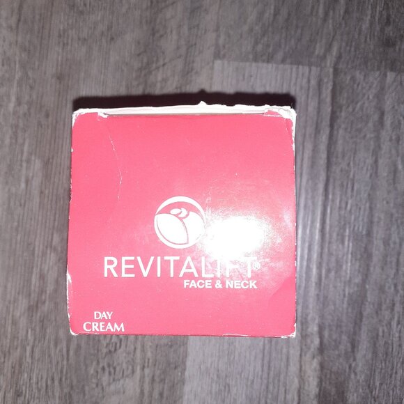 LOREAL REVITALIFT ANTI- WRINKLE & FIRMING MOISTURIZING DAY CREAM- NWOT - Picture 5 of 6